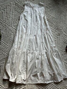 Pomander place Sleeveless White Tiered Maxi Dress